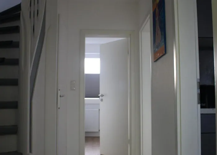 Daire Doppelhaushaelfte Fuer Monteure Und Gruppen Rechte Seite